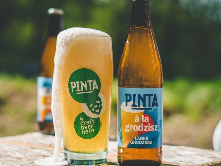 Polski szampan wystrzelił z niszy